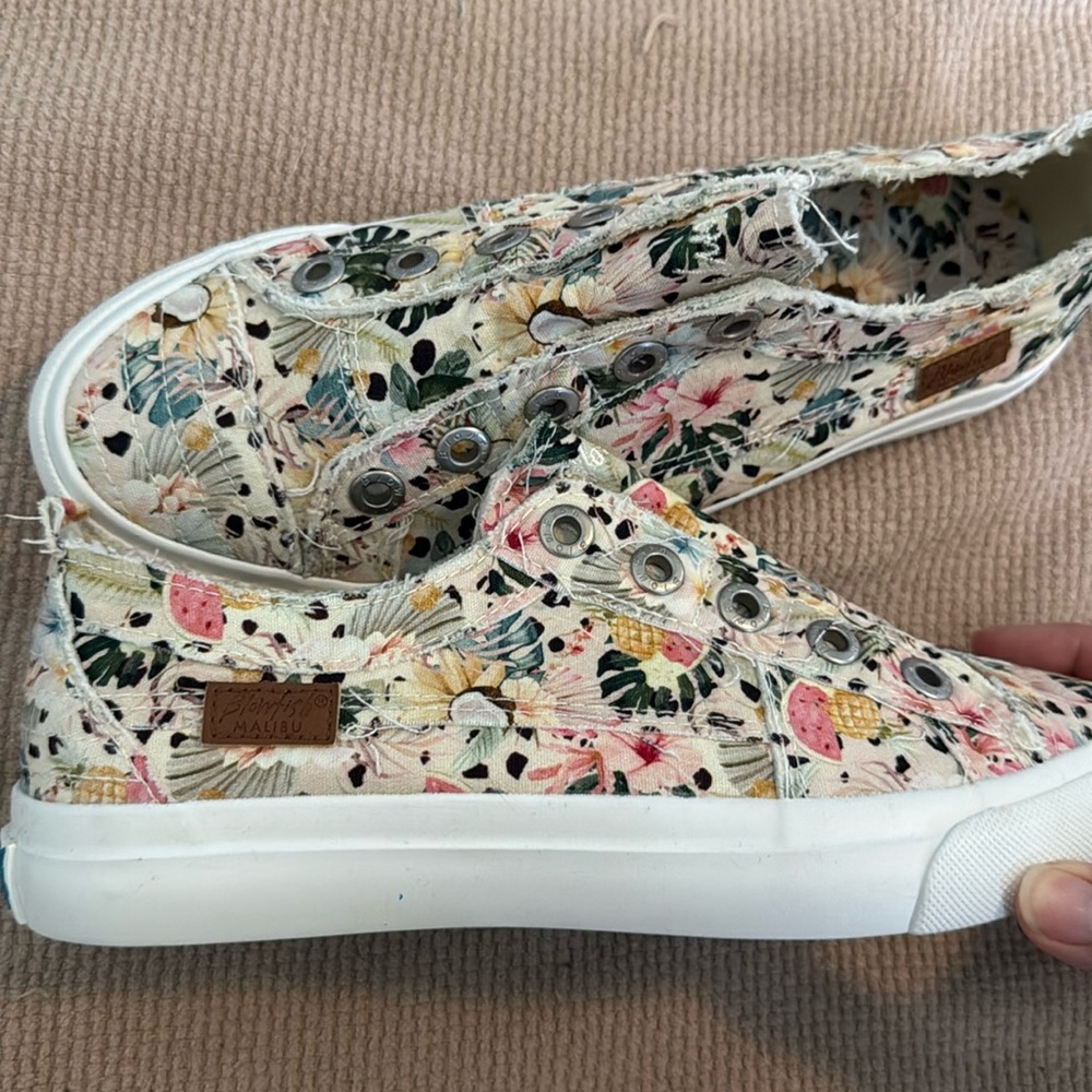 NWT Blowfish Floral Canvas Sneakers